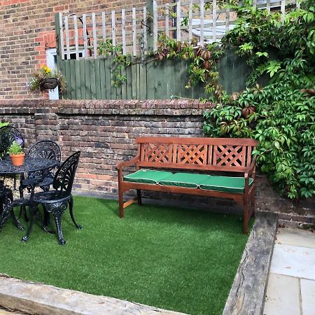 Appartamento Kristina'S Coach House Horsham Esterno foto