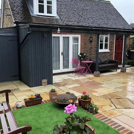 Appartamento Kristina'S Coach House Horsham Esterno foto