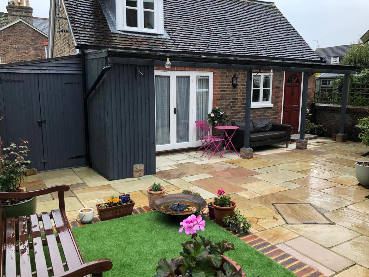 Appartamento Kristina'S Coach House Horsham Esterno foto