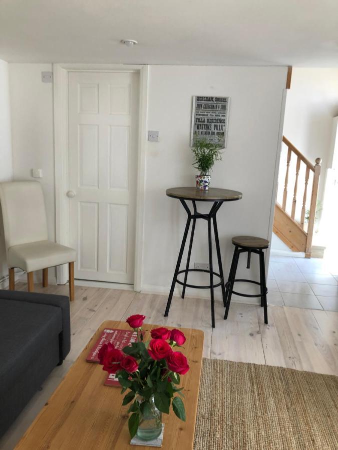 Appartamento Kristina'S Coach House Horsham Esterno foto