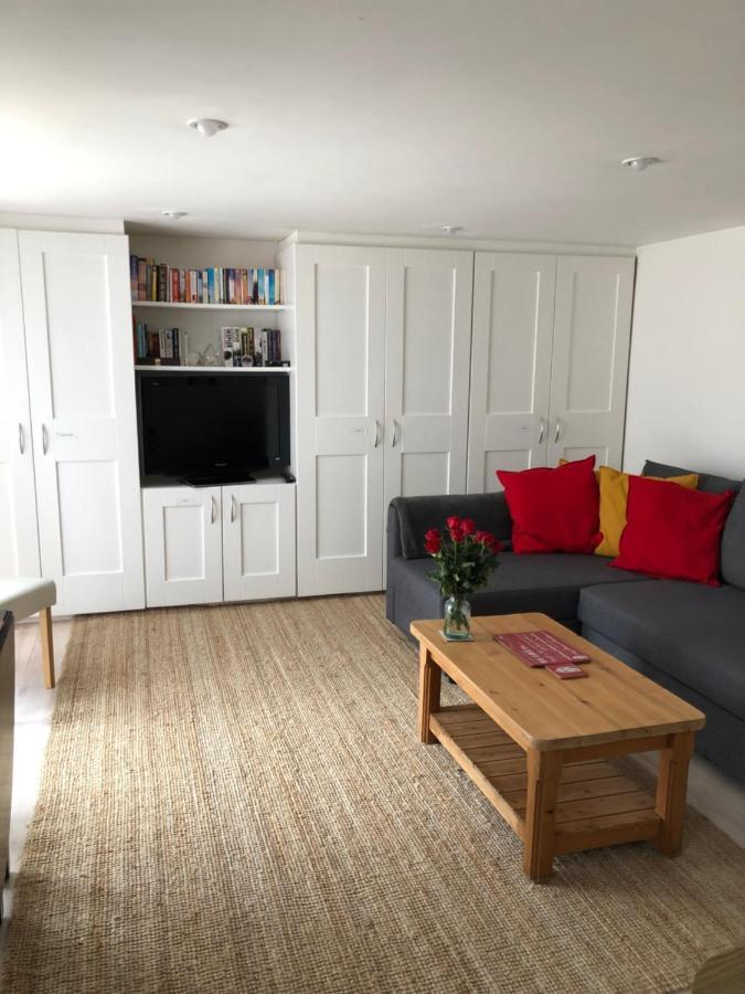 Appartamento Kristina'S Coach House Horsham Esterno foto